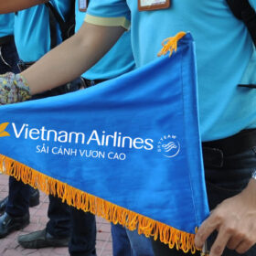 Cờ dẫn đoàn