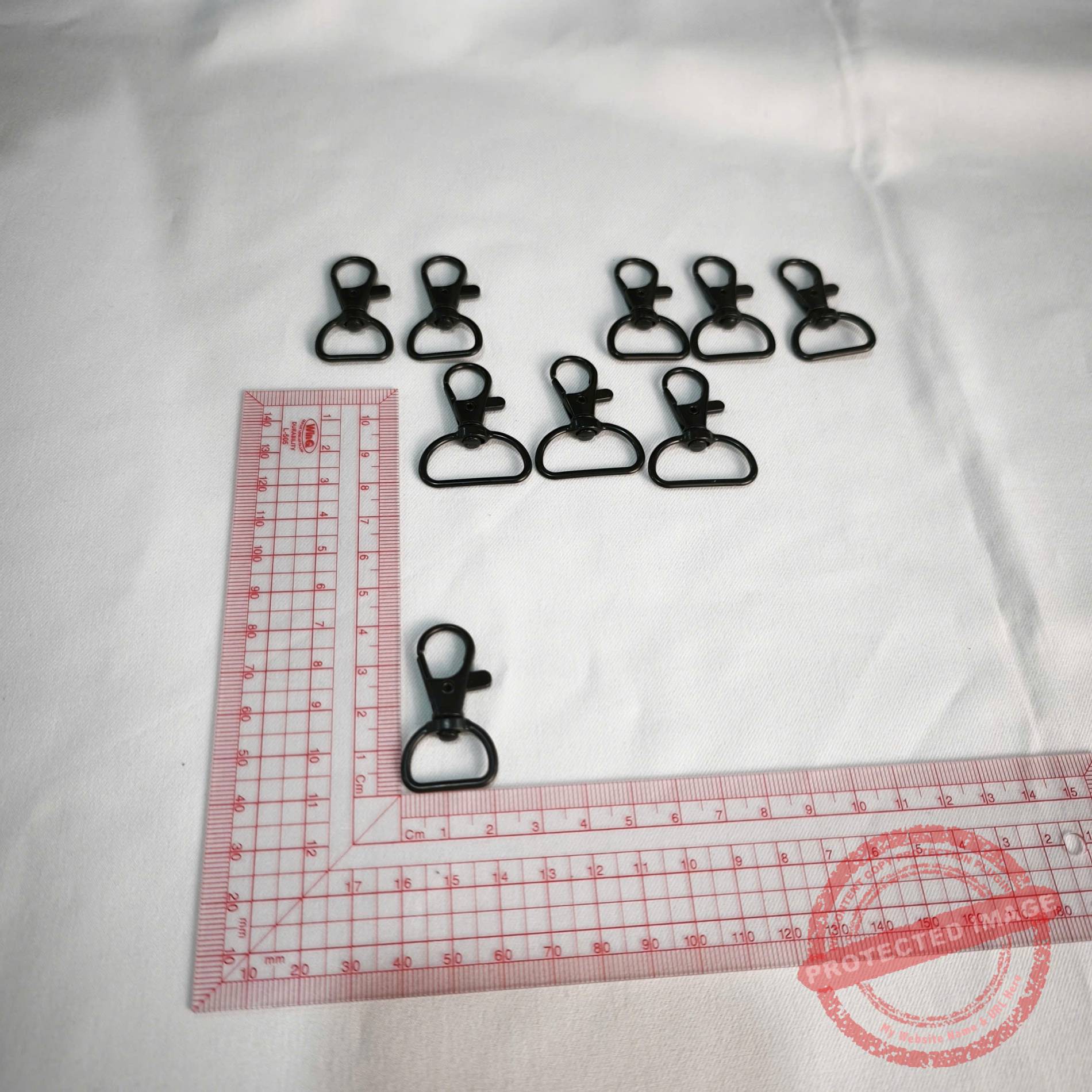 Móc càng cua đen 1.5cm