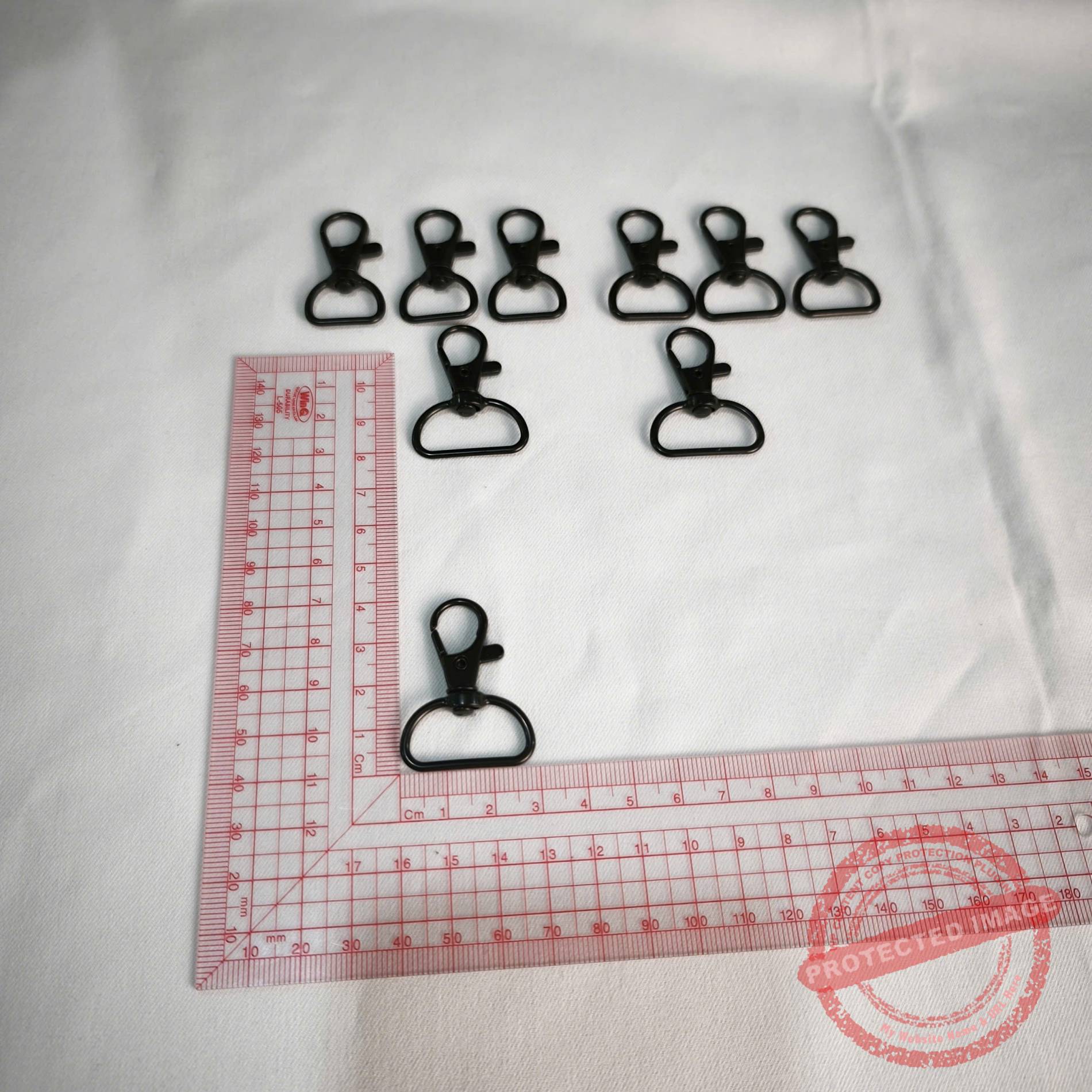 Móc càng cua đen 2.5cm Móc càng cua đen 2cm